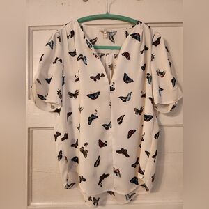 Joie Blouse White w/ butterflies, Short Sleeves, Pleated Detail, EUC Sz Small